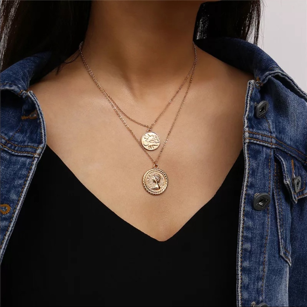 GOLD COIN NECKLACE - Picture 4 of 4